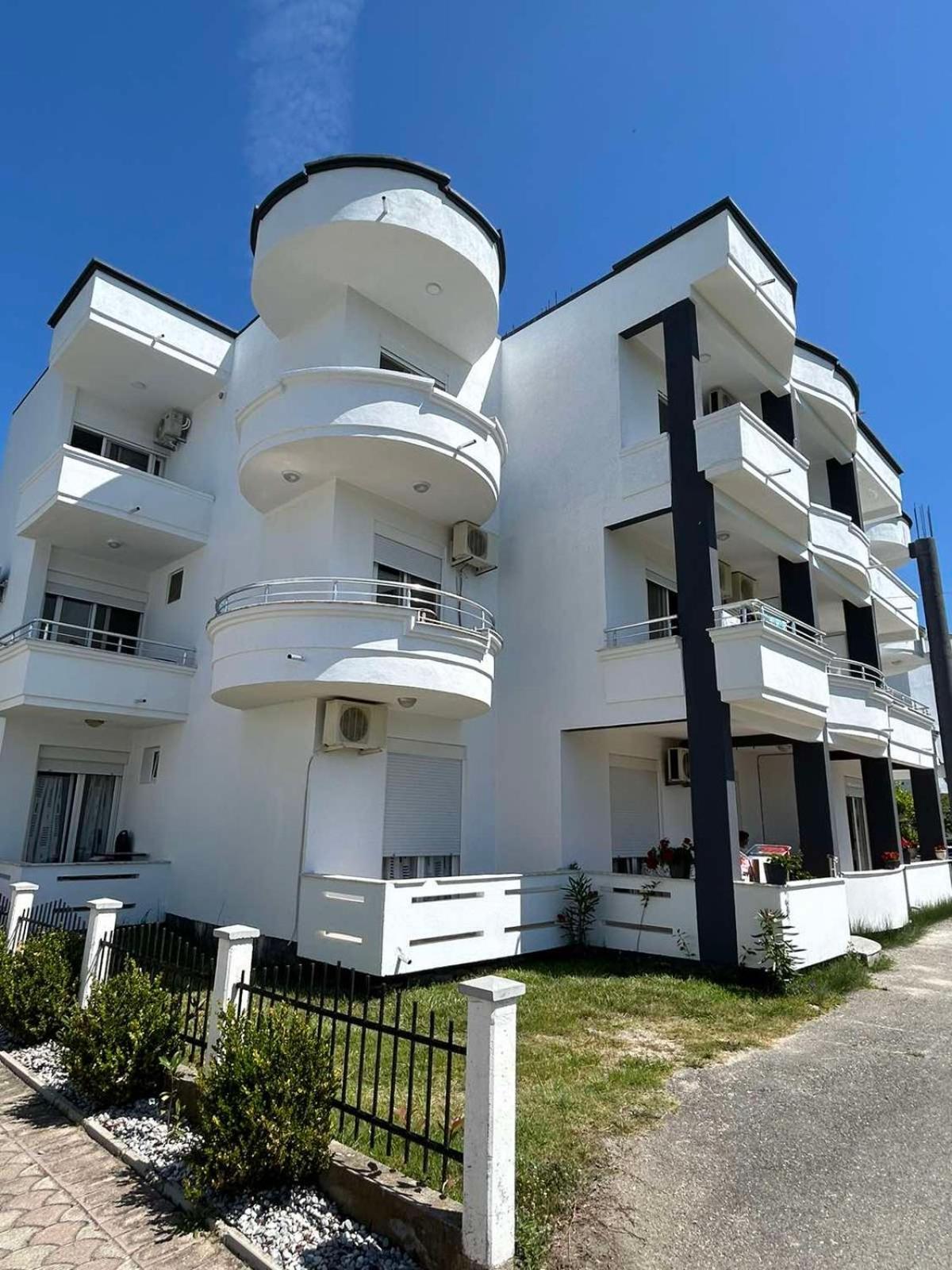 Apartmani Agovic Улцин Екстериор снимка